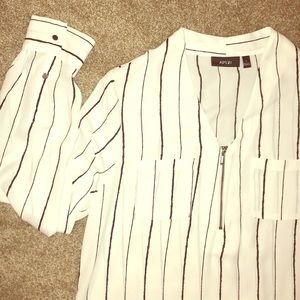 Never Worn Apt 9 White/Black Portofino blouse